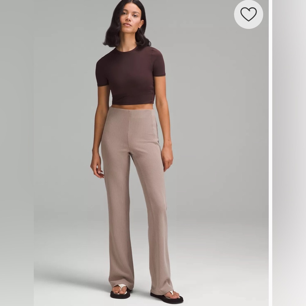 Ribbed Softstreme Flared Pant
Regular